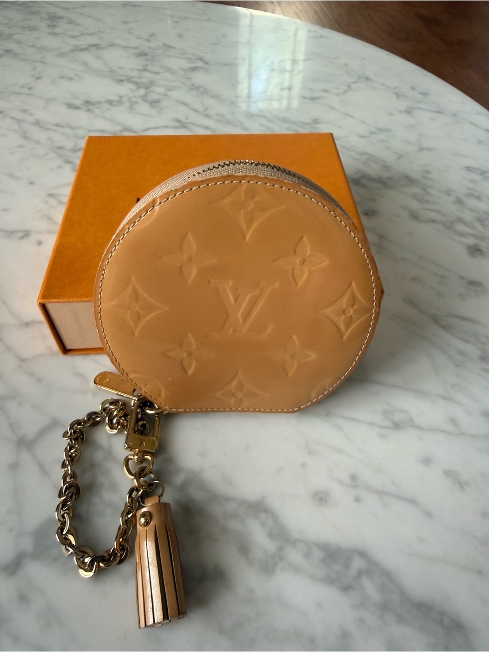 Louis Vuitton Tan Monogram Vernis Round Coin Pouch with Gold Chain Tassel